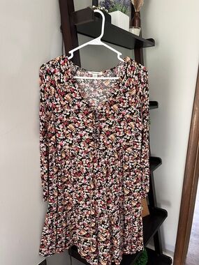AMERICAN EAGLE LONG SLEEVE FLORAL DRESS